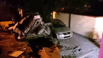 Четыре человека пострадали в результате "вылета" Subaru с проспекта в Симферополе