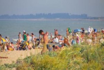 Курорты Крыма и Украины: в сети показали, сколько туристов отдыхает на пляжах