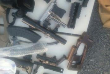 В секторе "Мариуполь" задержана партия оружия (ФОТО)