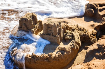 Британец вычислил формулу для создания идеального замка из песка