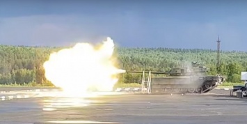 Опубликовано видео учебной стрельбы новейшего российского танка "Армата"