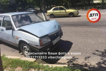 ДТП в Киеве: машину отбросило в пешехода