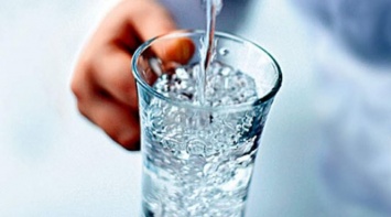 Ученые рассказали, сколько воды нужно выпивать ежедневно