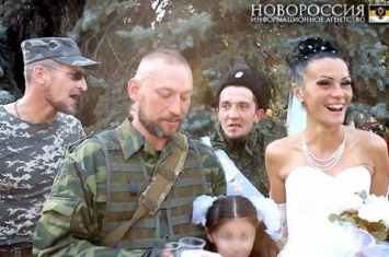 Страсти "ДНР": боевик узнал об измене жены с российским "ихтамнетом" и расстрелял любовников