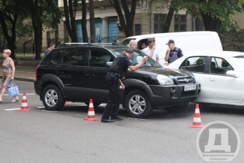 Авария на проспекте Гагарина: внедорожник врезался в легковушку (Фото)