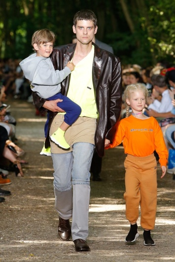 Дети в моде: мужская коллекция Balenciaga весна-лето 2018