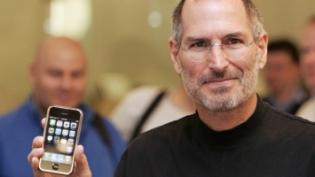 Джобс хотел оснастить первый iPhone кнопкой "Назад"