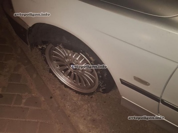 ДТП в Киеве: Toyota Prius протаранил Mitsubishi во время погони за BMW. ФОТО