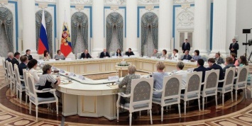 Путин обсудил со школьными учителями реформу воспитания