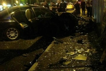 Есть пострадавшие: в Харькове BMW от удара