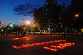 В память о начале ВОВ в Севастополе зажгли свечи [ФОТО]