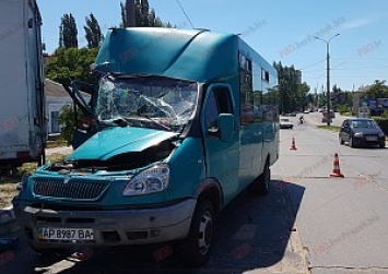 В Бердянске пассажиры маршрутного такси пострадали в ДТП