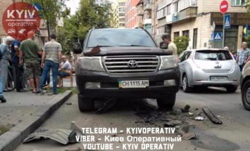 Подробности взрыва внедорожника в центре Киева: взрывчатка была под сидением водителя (Видео)