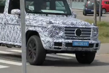 Новый Mercedes G-Class блеснул светодиодной оптикой на новом видео