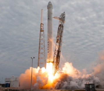 SpaceX удачно приземлила использованную ступень Falcon 9