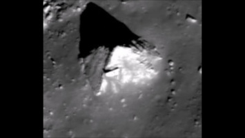 Уфолог обнаружил на снимках NASA огромную инопланетную пирамиду на Луне (ВИДЕО)