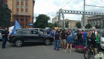 "Автомайдан" приехал к Филатову из-за назначения экс-беркутовца с Майдана