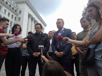 Народные депутаты от Самопомочи прекратили голодовку под АПУ