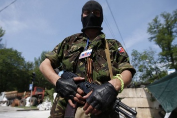 Главарь боевиков сломал нос подчиненному за нежелания воевать на Донбассе