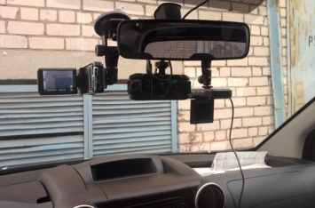Украинским водителям рекомендуют запастись видеорегистраторами
