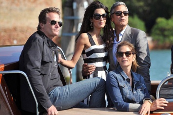 Друзья Джорджа Клуни поделились подробностями о новорожденных близнецах актера