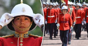 Женщина впервые возглавила королевкую стражу Букингемского дворца в Лондоне