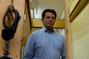 Российский суд продлил срок ареста журналисту Сущенко