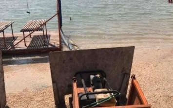 Пляж с незаконной торговлей нашли в Счастливцево