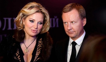 Отношения Вороненкова и Максаковой в программе «Пусть говорят» назвали фарсом