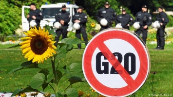 КС Германии частично отменил запрет на установку протестного лагеря в Гамбурге