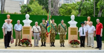 В Одесском погранотряде открыли памятники погибшим на востоке Украины офицерам