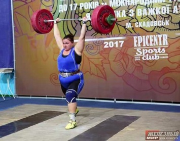Спортсменка из Новой Каховки победила в международном турнире по тяжелой атлетике
