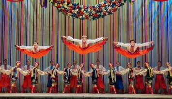 "Генный сбой": Мухарский объяснил, почему в Украине процветает шароварщина