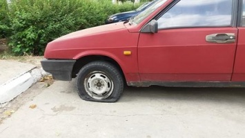 Депутату из Запорожской области повредили авто (Фото)