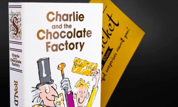 Объект желания: палетка по мотивам повести "Чарли и шоколадная фабрика" от Storybook Cosmetics