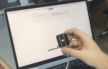 Как перепрошить Apple Watch с помощью адаптера iBus и iTunes [видео]