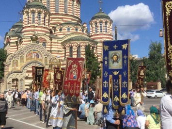 В центре Харькова состоялся крестный ход (фото)