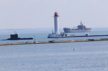 В Одессу зашли корабли ВМС Турции: среди них есть подлодка