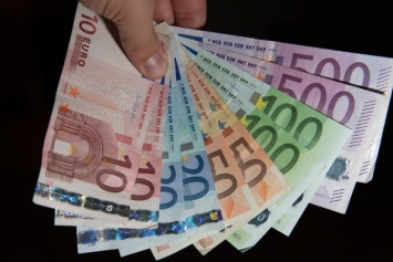 Подросток раздал 10 тысяч евро, чтобы купить себе друзей
