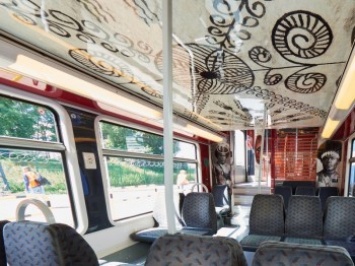 В парижском метро начал курсировать поезд, посвященный искусству и цивилизации
