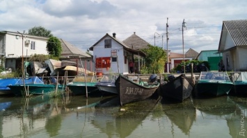 Вилковские каналы, лодочки и чучела огородные (видезарисовка, фото)