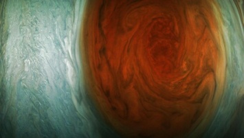 Зонд Juno получил сверхчеткие фотографии "красного пятна" Юпитера