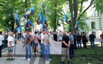 В Киеве митинговали шахтеры-регрессники из Павлограда. Митинг закончился голодовкой
