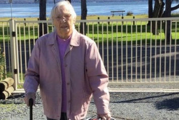 Из Австралии хотят депортировать 96-летнюю полуслепую англичанку
