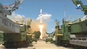 Ракета «Союз-2.1а» несет первый российский краудфиндинговый спутник «Маяк»