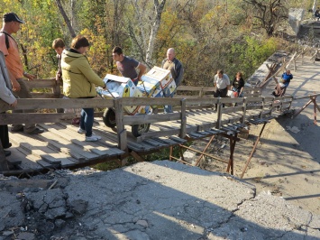 СММ ОБСЕ рассказала, как гражданские «штурмуют» мост у Станицы Луганской