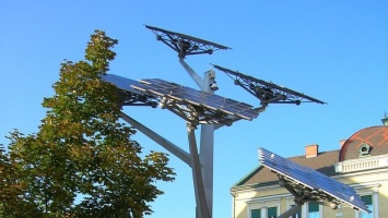 Житель Еревана изобрел солнечную электростанцию на колесах (ВИДЕО)