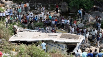 Масштабное ДТП в Индии - погибли 16 человек