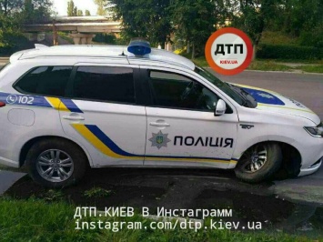 Первый пошел! В Украине разбили полицейский Mitsubishi Outlander