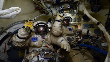 Трое космонавтов получили орден "За заслуги перед отечеством"